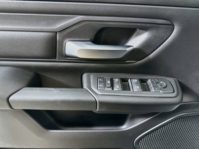 Used 2026 RAM 1500 Express AWD/4WD image 17