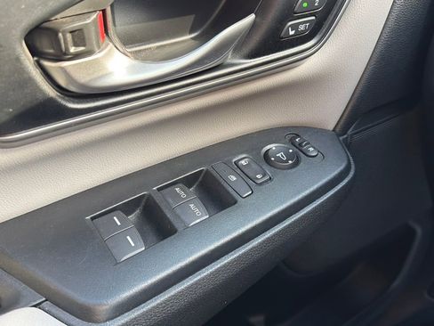 Used 2018 Honda CR-V EX-L image 17