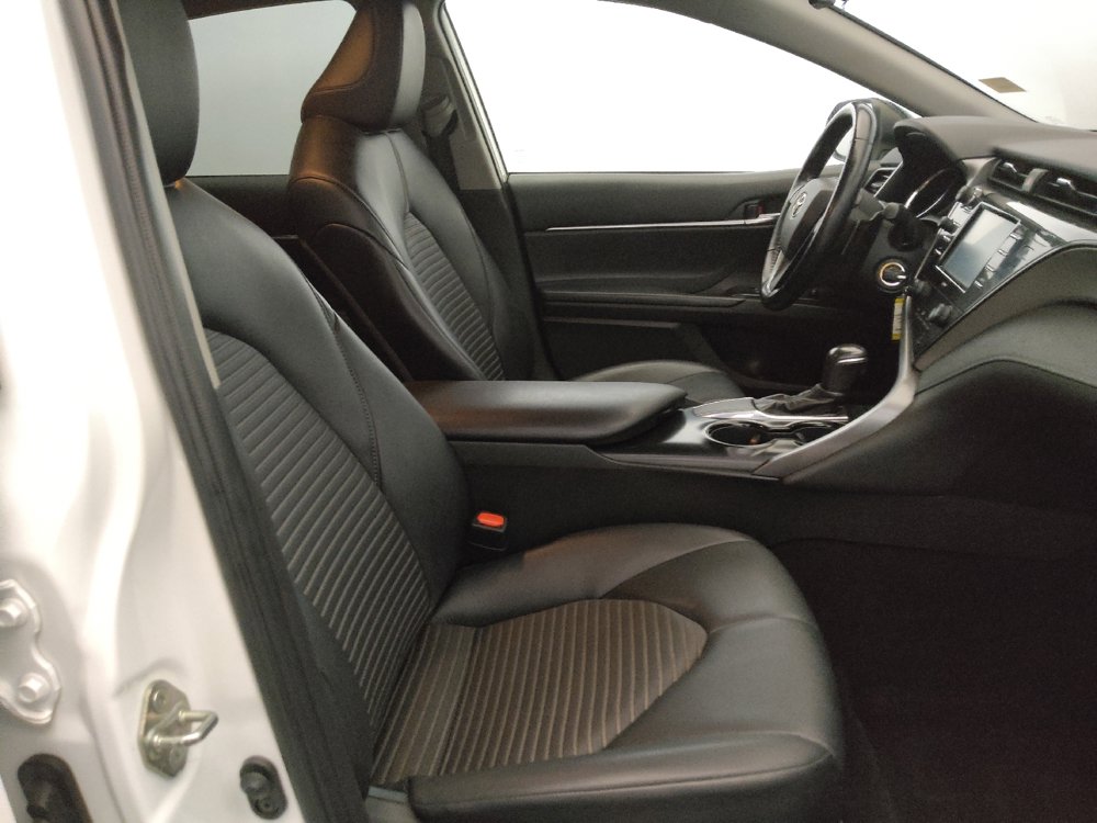 Used 2020 Toyota Camry SE FWD image 21