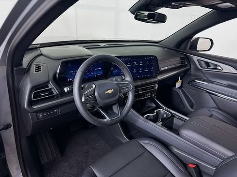 New 2026 Chevrolet Traverse LT image 9