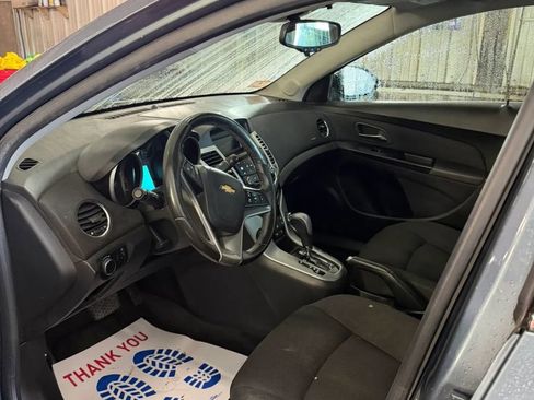 Used 2012 Chevrolet Cruze LT FWD image 5