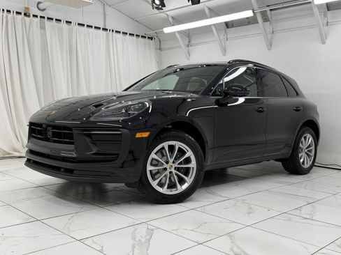 New 2026 Porsche Macan image 1