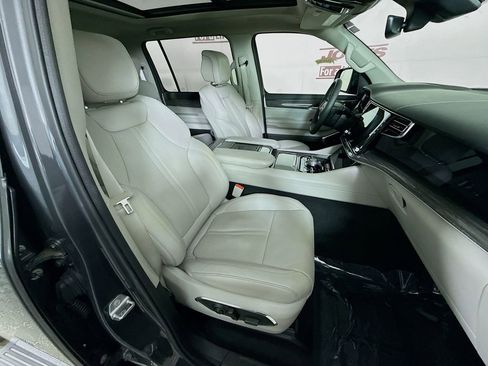 Used 2022 Jeep Wagoneer Series III w/ Premium Group I AWD/4WD image 36