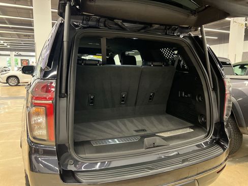Used 2022 Chevrolet Tahoe Z71 w/ Luxury Package AWD/4WD image 22