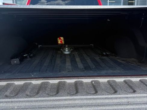 Used 2018 RAM 2500 Laramie AWD/4WD image 18