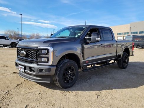 New 2026 Ford F250 Lariat w/ Black Appearance Package image 4