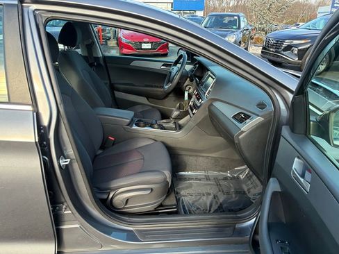 Used 2018 Hyundai Sonata SE image 17