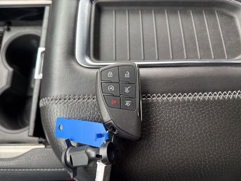 Used 2022 GMC Yukon XL Denali image 66