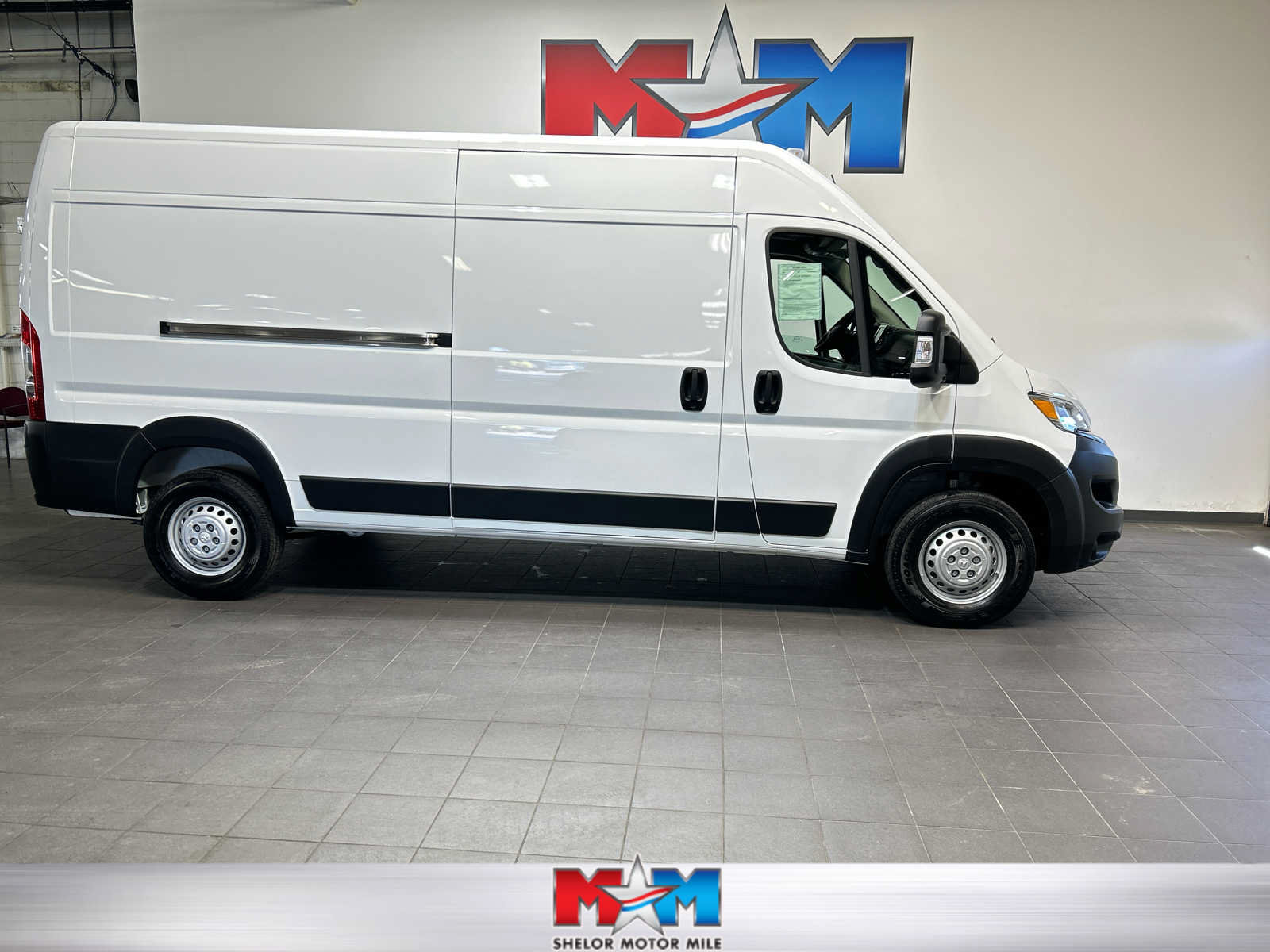 Used 2025 RAM ProMaster 2500 w/ Convenience Group FWD image 1