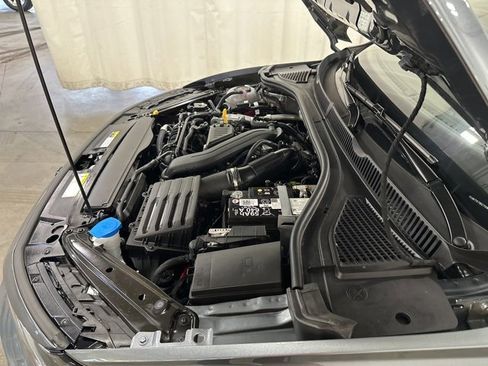 Used 2025 Volkswagen Jetta SE w/ Sunroof Package image 38