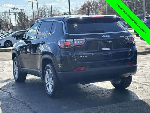 Used 2023 Jeep Compass Sport image 2