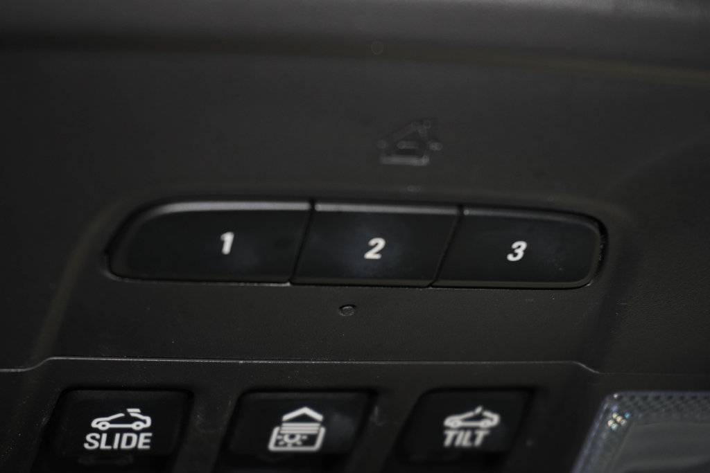 Used 2023 Chevrolet Traverse High Country w/ LPO, Floor Liner Package AWD/4WD image 29