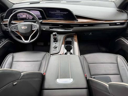 Used 2021 Cadillac Escalade Premium Luxury AWD/4WD image 16