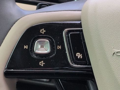 Certified 2024 Lincoln Corsair FWD image 24