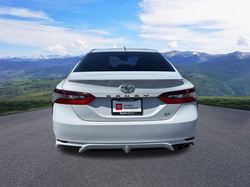 Used 2022 Toyota Camry SE w/ Cold Weather Package FWD image 4