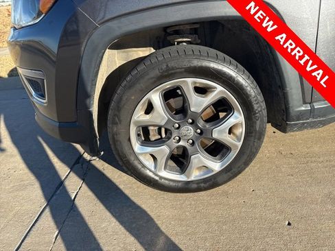 Used 2018 Jeep Compass Limited image 9