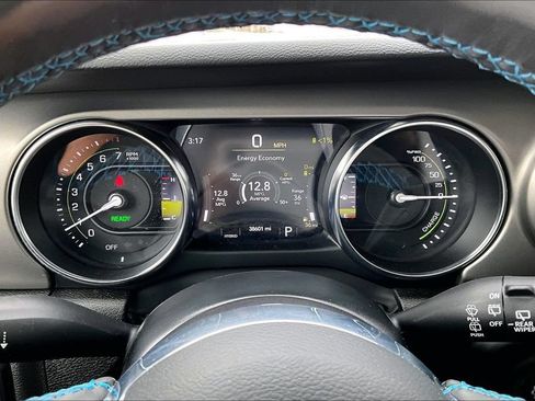 Used 2022 Jeep Wrangler Unlimited Rubicon 4xe w/ Cold Weather Group AWD/4WD image 19
