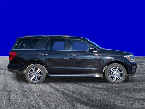 Certified 2023 Ford Expedition Limited image 3