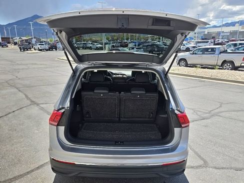 Used 2023 Volkswagen Tiguan SE w/ Panoramic Sunroof Package FWD image 49