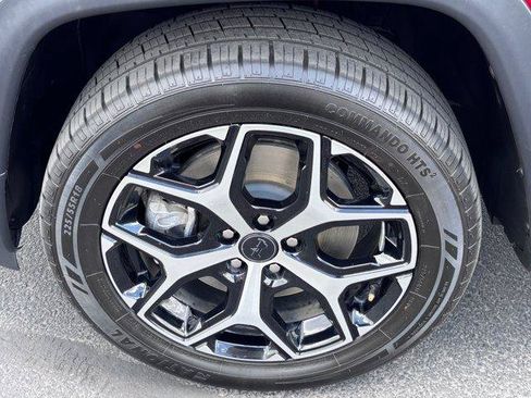 Used 2025 Jeep Compass Limited AWD/4WD image 10