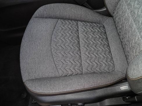 Used 2023 Chevrolet Equinox LT FWD image 23