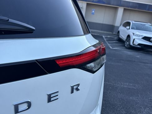 Used 2022 Nissan Pathfinder SL w/ Cargo Package image 21