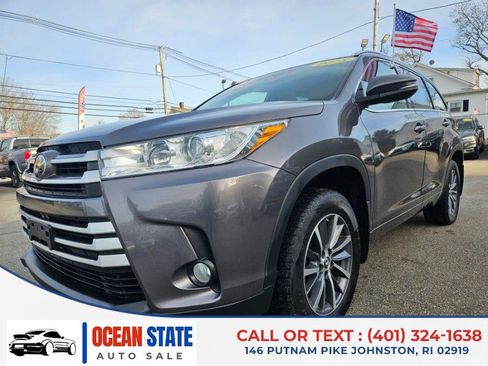 Used 2018 Toyota Highlander XLE image 1
