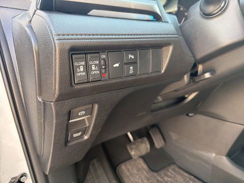 New 2026 Honda Odyssey Touring image 15