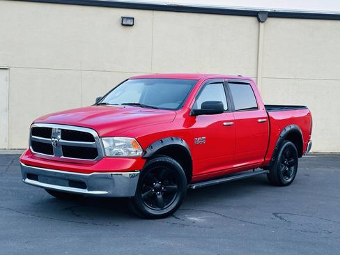 Used 2018 RAM 1500 Classic SLT image 4