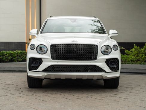 Used 2023 Bentley Bentayga Extended Wheelbase AWD/4WD image 12