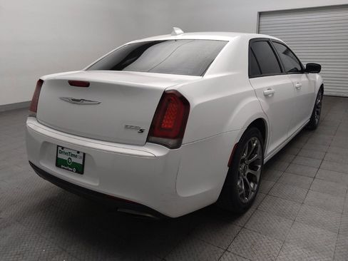 Used 2018 Chrysler 300 S RWD image 9