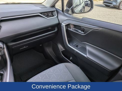 Used 2022 Toyota RAV4 XLE w/ Convenience Package FWD image 20