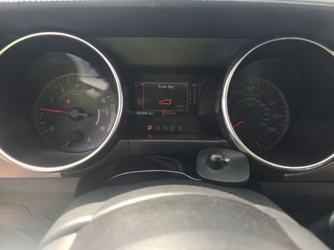 Used 2022 Ford Mustang Premium image 10