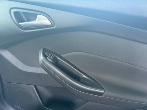 Used 2017 Ford Focus ST FWD image 35