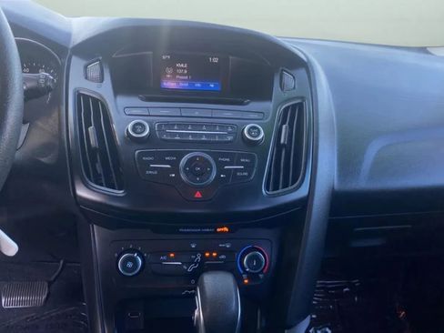 Used 2017 Ford Focus SE FWD image 16