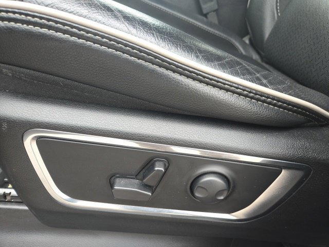 Used 2025 RAM 1500 Laramie AWD/4WD image 11