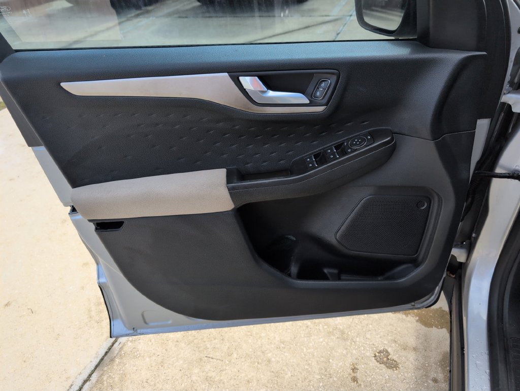 Used 2020 Ford Escape SE FWD image 31