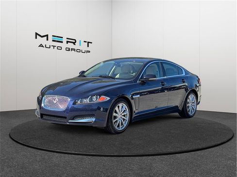 Used 2015 Jaguar XF Premium RWD image 4