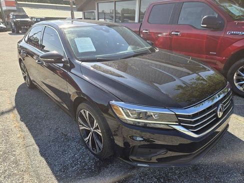 Used 2020 Volkswagen Passat 2.0T SEL FWD image 2
