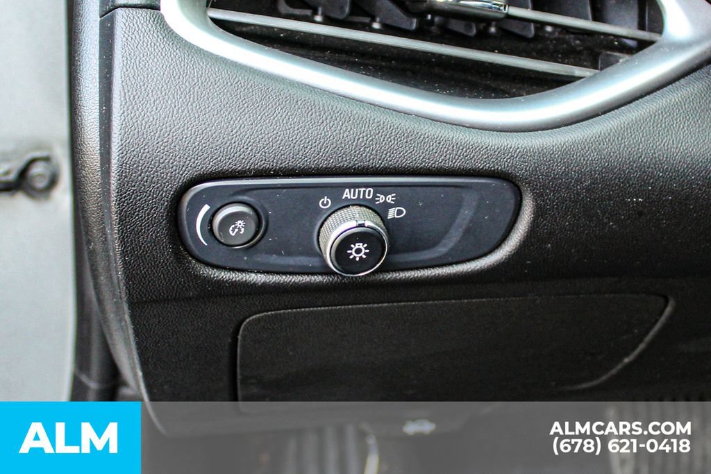 Used 2025 Chevrolet Malibu LT FWD image 29