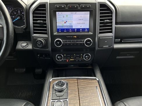 Used 2020 Ford Expedition Platinum image 18