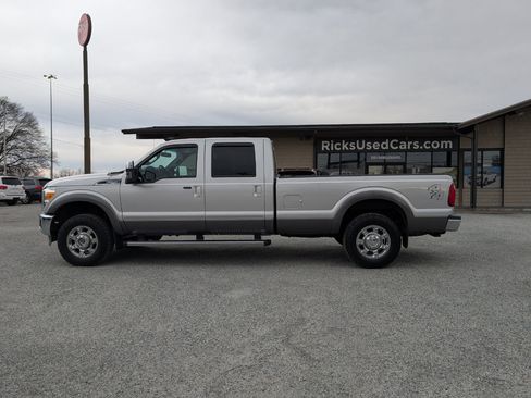 Used 2014 Ford F250 Lariat w/ Chrome Package image 11