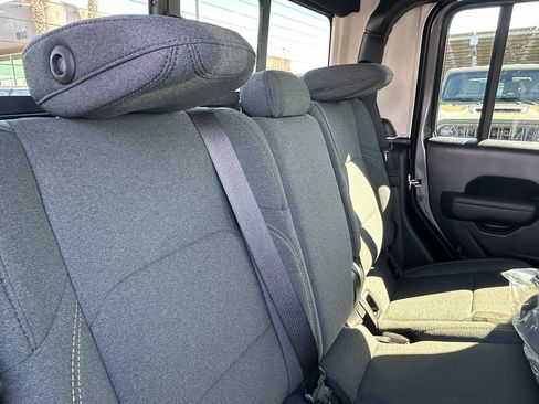 New 2026 Jeep Gladiator Sport AWD/4WD image 17