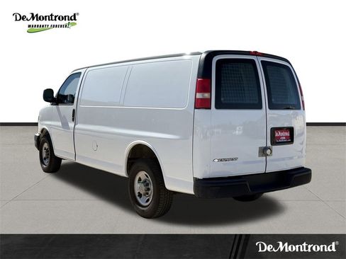 Used 2009 Chevrolet Express 2500 image 7