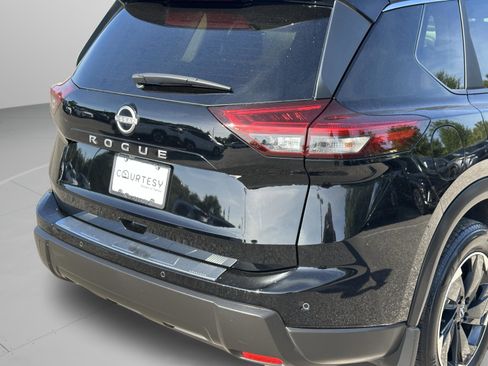 Certified 2025 Nissan Rogue SV w/ SV Premium Package image 38