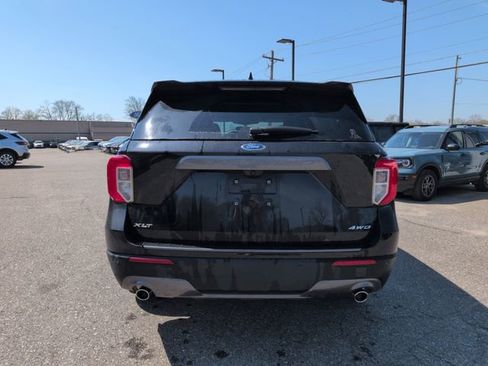 Certified 2022 Ford Explorer XLT w/ Equipment Group 202A AWD/4WD image 6