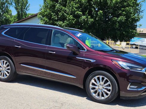 Used 2018 Buick Enclave Premium w/ Experience Buick Package AWD/4WD image 2