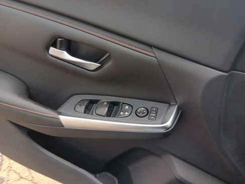 New 2025 Nissan Sentra SR image 15