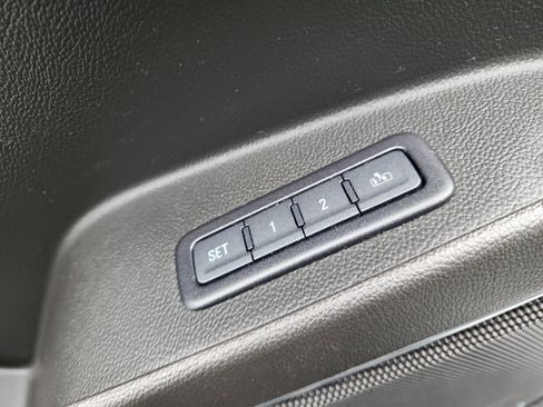 Certified 2018 Chevrolet Tahoe LT AWD/4WD image 13