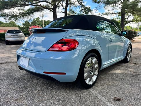 Used 2013 Volkswagen Beetle 2.5 FWD image 17